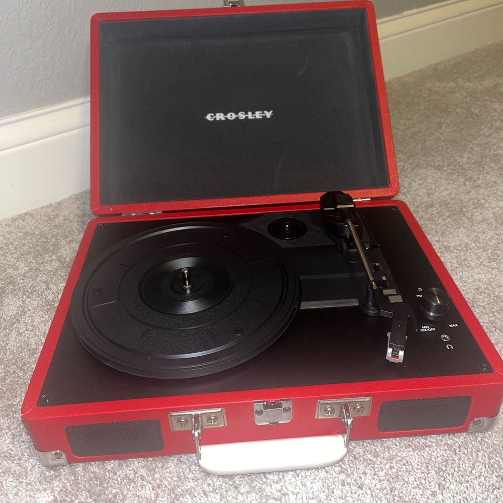 Crosley Cruiser Suitcase Vinyl Record Player